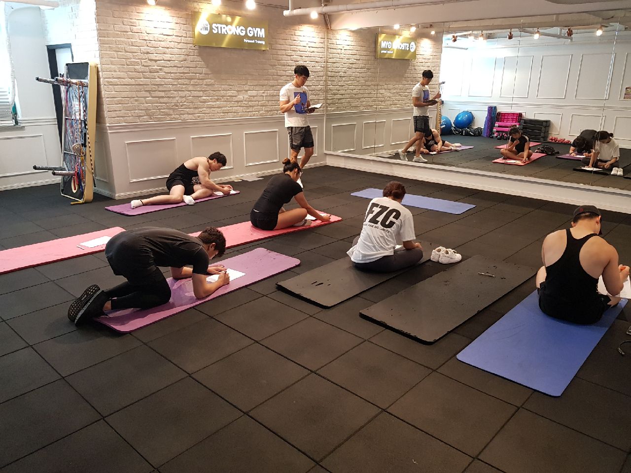 /user/s/stronggym/editor/1809/b3ae3051d0ba5e6a0e04f7e86990dc13_1538134939_2879.jpg 이미지크게보기