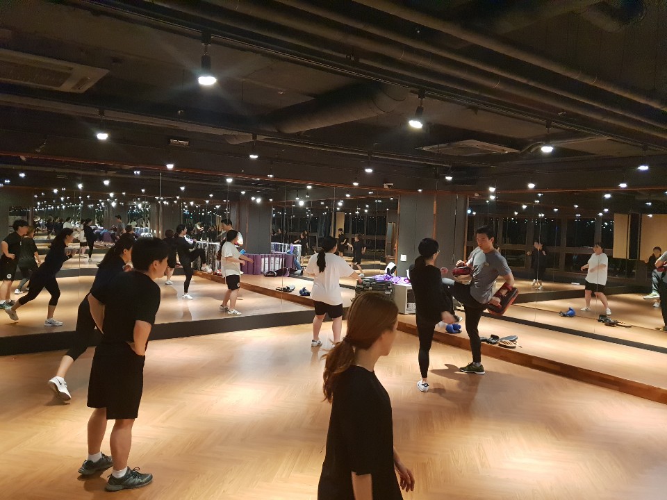 /user/s/stronggym/editor/1812/aec057c0680cde6dcbc343fe95c2ae1b_1545111397_7325.jpg 이미지크게보기